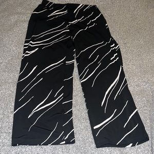 Alfani petite black w white pants size S